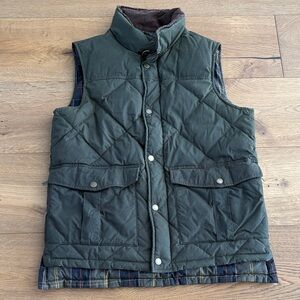 Barbour Men Dark Green Quilted Down Vest , size Small